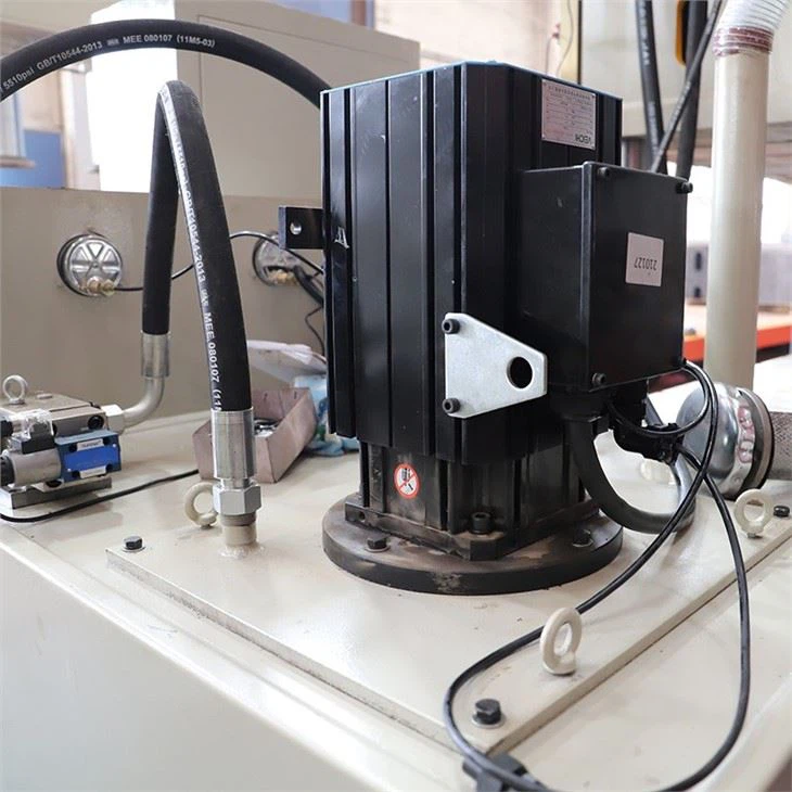 315 Tons Large Table Four-column Hydraulic Press